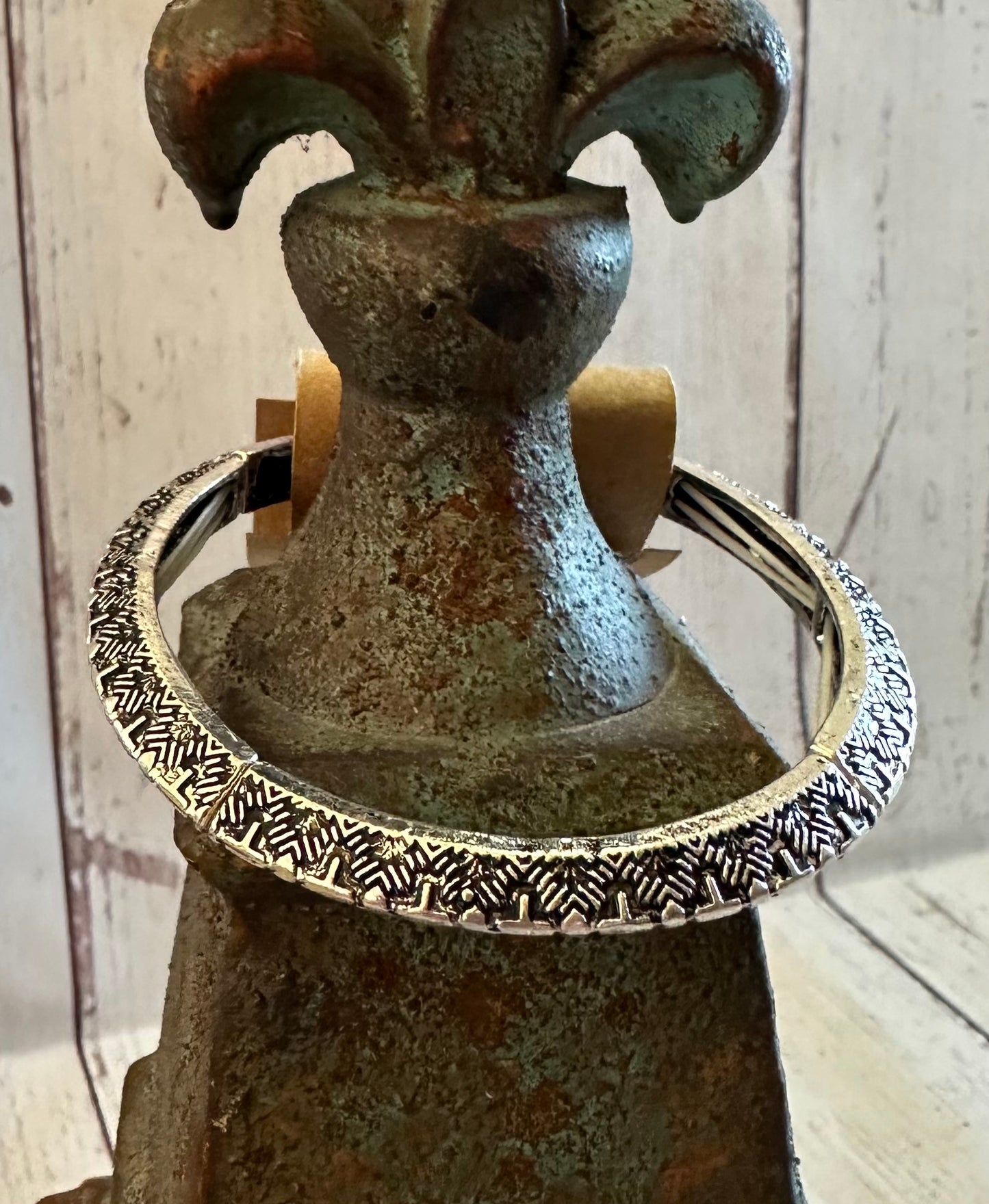 Silver Stretch Design Bracelet